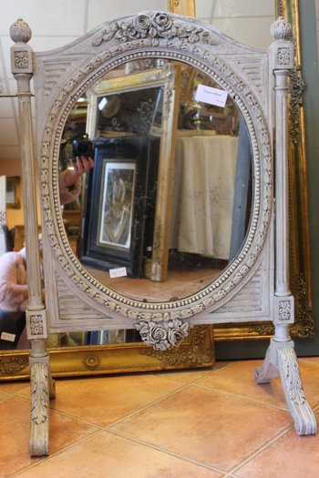 Miroir sur pied type psyché style Louis XVI, patine, glace mercure  63 x 93 cm