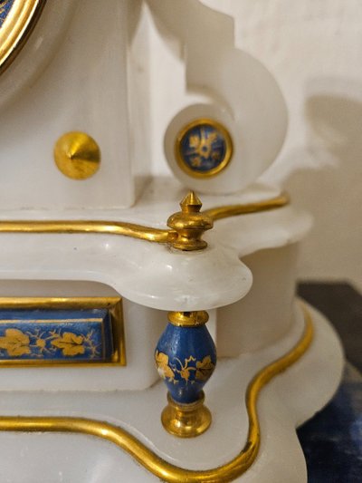 Pendule Sous Globe En Albâtre Et Bronze Doré  époque Napoléon  III