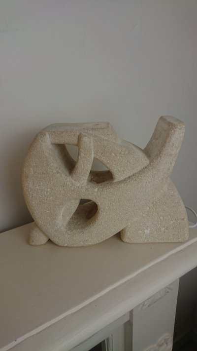 Lampada in pietra di Albert Tormos 