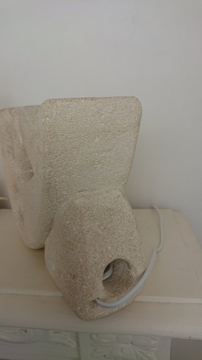 Lampada in pietra di Albert Tormos 