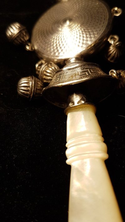 Sonaglio da infermiera in argento - Manico in madreperla - XIX secolo