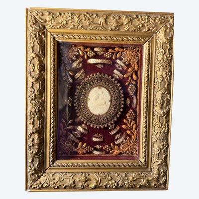 Paperolles con quattordici reliquie e sigilli episcopali - Circa 1910  