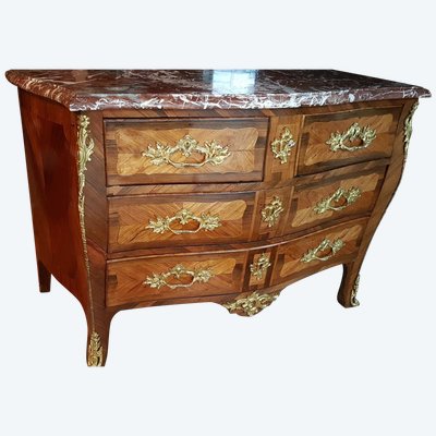 Commode Louis XV En Marqueterie  Estampillée J.g. Schlichtig  époque 18ème.
