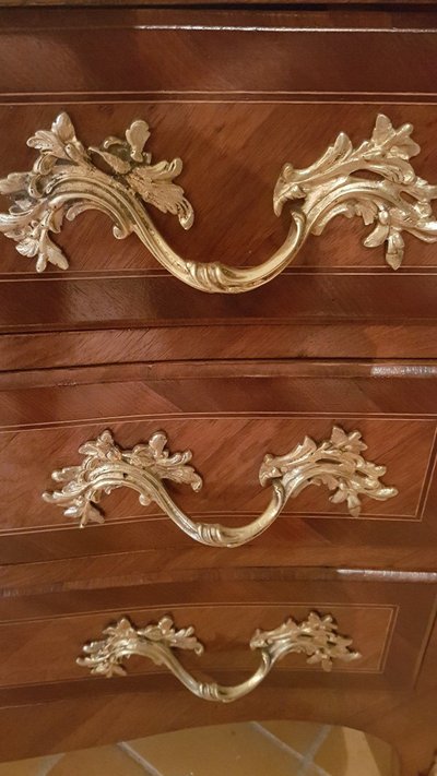 Intarsien-Kommode Im Stil von Louis XV Anfang 19.