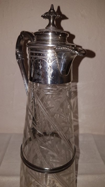 Brocca di cristallo incisa del XIX secolo con montatura in argento