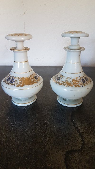 Paire De Flacon En Opaline Charles X.