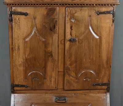 Mobiletto portaoggetti in noce – XVIII secolo
