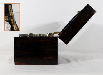  Snake wood toilet box signed " John Bagshaw & Sons ", England - 2nd part XIXth century