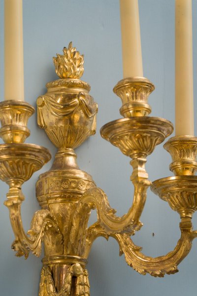 Paire d'Appliques En Bronze Ciselé Et Doré d'époque Louis XVI
