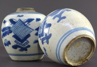 Chine, Dynastie Qing, XVIIème Siècle, Paire Petits Pots à poudre de Gingembre En Porcelaine.