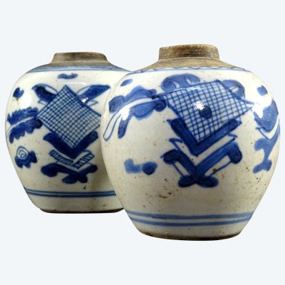 Chine, Dynastie Qing, XVIIème Siècle, Paire Petits Pots à poudre de Gingembre En Porcelaine.