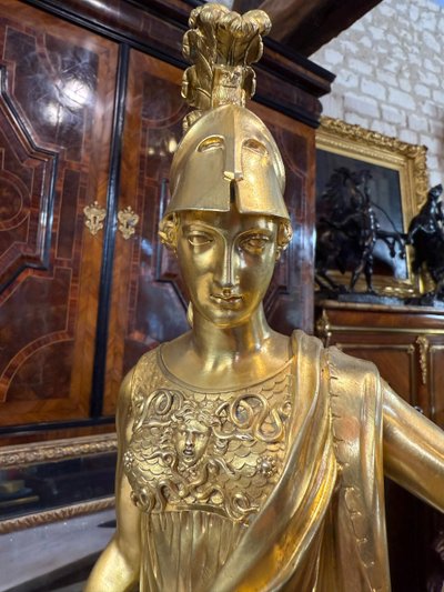 EMPIRE-UHR MIT DEKOR EINER BEHELMTEN MINERVA 