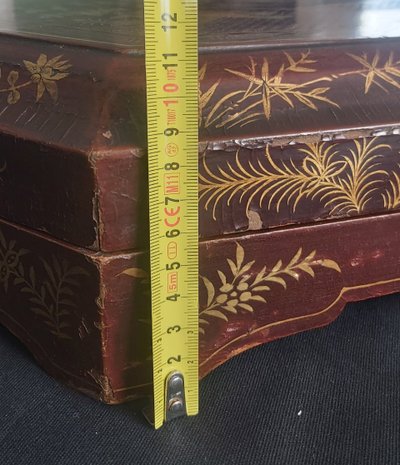 Scatola cinese per spezie in legno laccato, XIX secolo 