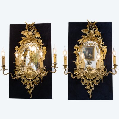 Une paire de miroirs d'appliques en bronze doré, fin XIXème siècle 
