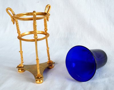 Empire period Athenian vase, gilded bronze and blue crystal, swan neck decoration