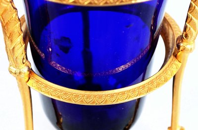 Empire period Athenian vase, gilded bronze and blue crystal, swan neck decoration