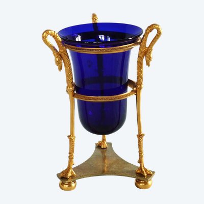 Empire period Athenian vase, gilded bronze and blue crystal, swan neck decoration