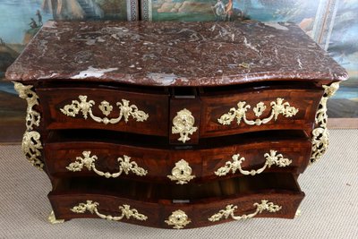Commode tombeau à la régence époque XVIIIème siècle