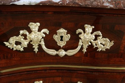 Commode tombeau à la régence époque XVIIIème siècle