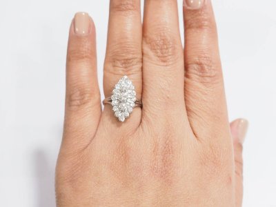 Anello Marquise in oro bianco e diamanti 1,20 ct