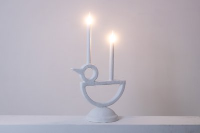 Lampada in gesso “cui-cui”. Piccola serie di opere di un artista francese. Codice articolo: LS6253611ALS6253611A