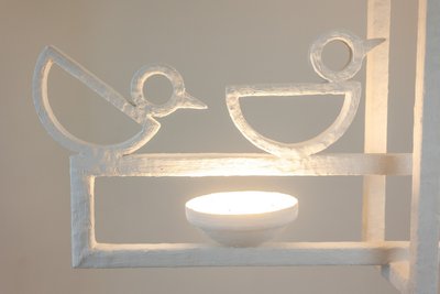 Lampadario rettangolare in gesso con decorazione a forma di uccello. Codice articolo: LS62652409P