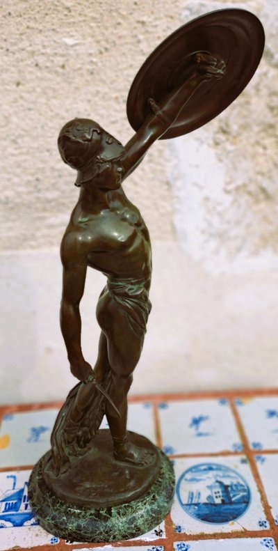 Scultura in bronzo "Gladiatore Guerriero con Scudo" di Paul Philippe, XIX secolo