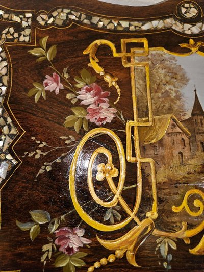 Petite Table Guéridon à Deux Plateaux Burgautés - à Décor Romantique  -  époque Napoléon III.