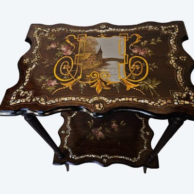 Petite Table Guéridon à Deux Plateaux Burgautés - à Décor Romantique  -  époque Napoléon III.