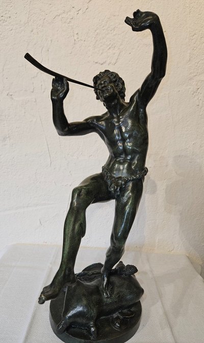Scultura in bronzo raffigurante Bacco che danza e suona il flauto - XIX secolo -
