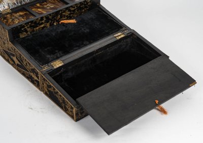 Segretaria da viaggio in intarsio boulle e guscio di tartaruga, fine XIX secolo