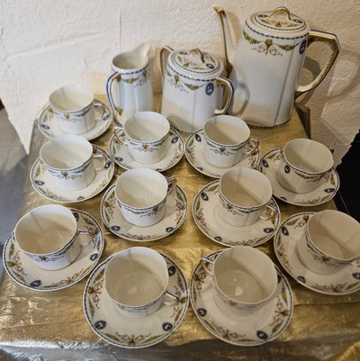 Tee- oder Kaffeeservice aus Limoges-Porzellan - 20. Jahrhundert -