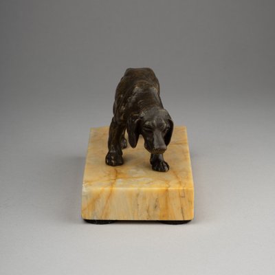 Piccolo bronzo raffigurante un cane da caccia, XIX secolo