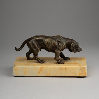 Piccolo bronzo raffigurante un cane da caccia, XIX secolo