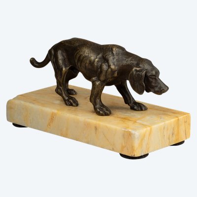 Piccolo bronzo raffigurante un cane da caccia, XIX secolo