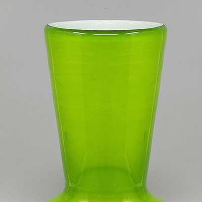 Magnifique vase vert des années 1970 par Ind. Vetraria Valdarnese. Fabriqué en Italie
