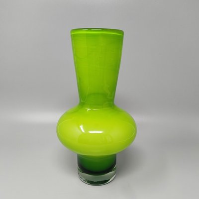 Magnifique vase vert des années 1970 par Ind. Vetraria Valdarnese. Fabriqué en Italie