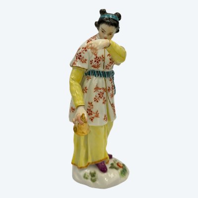 Meissen - Japanerin mit Glocke