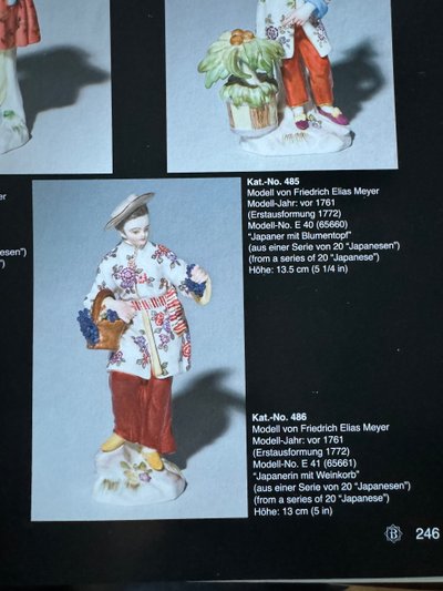 Meissen - Donna giapponese con cesto d'uva