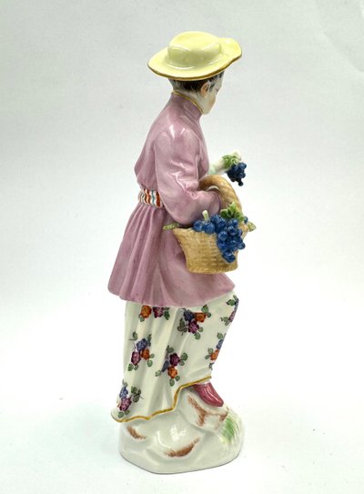 Meissen - Donna giapponese con cesto d'uva