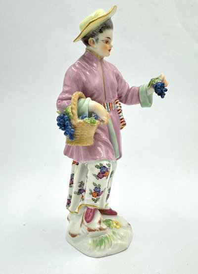Meissen - Donna giapponese con cesto d'uva