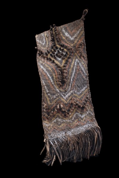Cape de cérémonie, coiffe traditionnelle, art tribal, art océanien, Papouasie Nouvelle Guinée