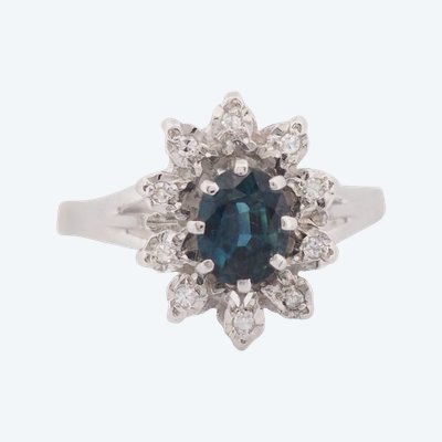 Anello entourage in oro bianco, zaffiri e diamanti
