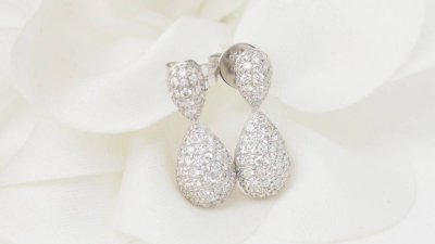 Orecchini di lusso in oro bianco e diamanti