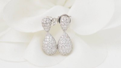 Orecchini di lusso in oro bianco e diamanti