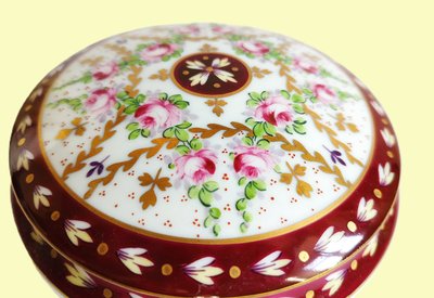 Boîte à Bijoux Bonbonnière Porcelaine Limoges  Peinte à La Main  Signée M Carpezat Roses Fleurs