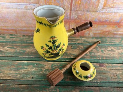 RARE CHOCOLATIÈRE MAISON DELVAUX – PORCELAINE DE PARIS, FIN XIXe - DÉBUT XXe SIÈCLE