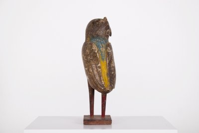 Figura di gufo in legno