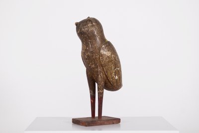 Figura di gufo in legno