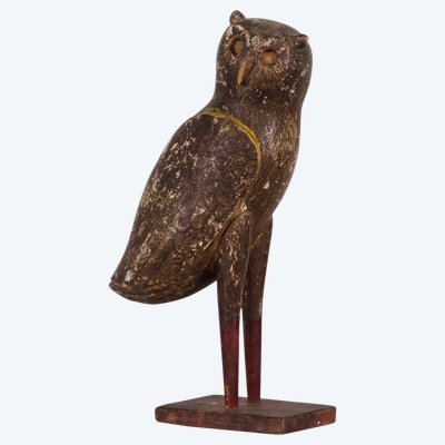 Figura di gufo in legno
